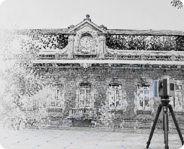 Laser scanner capturing the existing façade of a historic building
